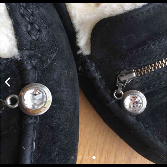 Ugg Ansley Slipper w Charm Size 6 - Picture 4 of 4